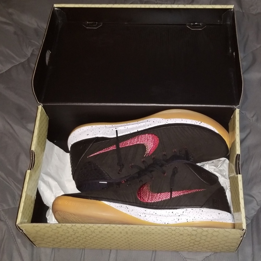 Brand new Kobe AD